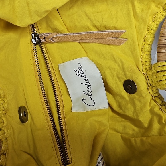 CLEOBELLO BOHO MACRAME TOTE IN YELLOW WITH WOODEN HANDLES - Picture 5 of 8